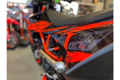 KTM 690 SMC R Supermoto A2 Supermotard 2022 model