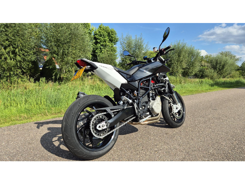 Husqvarna Tour Nuda 900 Exlusief Arrow 2e eigenaar